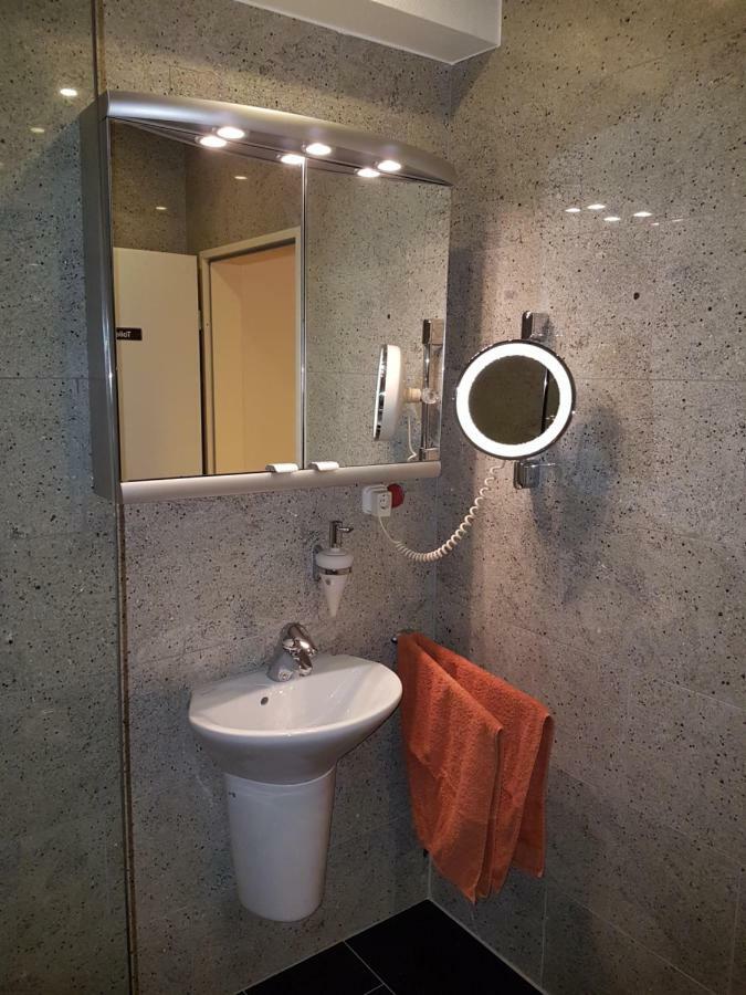 Wohnen Im Souterrain Einer Villa ヘルデッケ エクステリア 写真