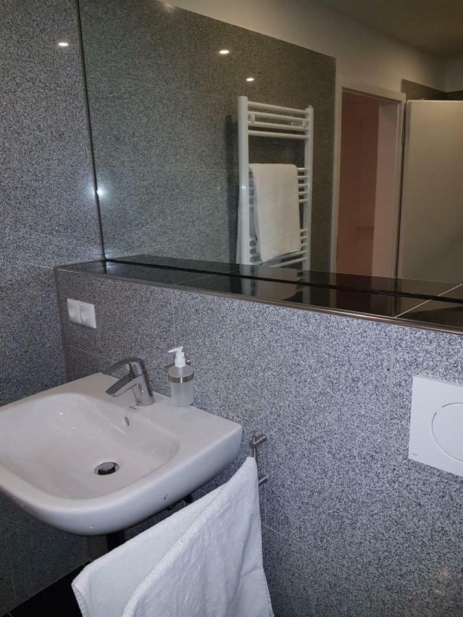 Wohnen Im Souterrain Einer Villa ヘルデッケ エクステリア 写真