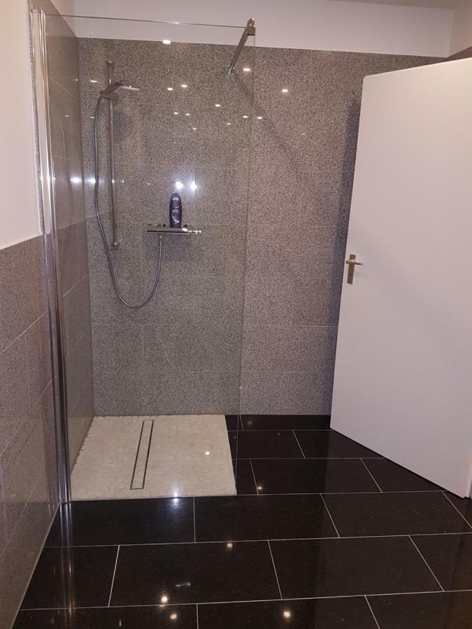 Wohnen Im Souterrain Einer Villa ヘルデッケ エクステリア 写真